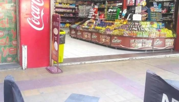 Yes Kioscos Únicos . Garibaldi 88 Mendoza - Garibaldi 88