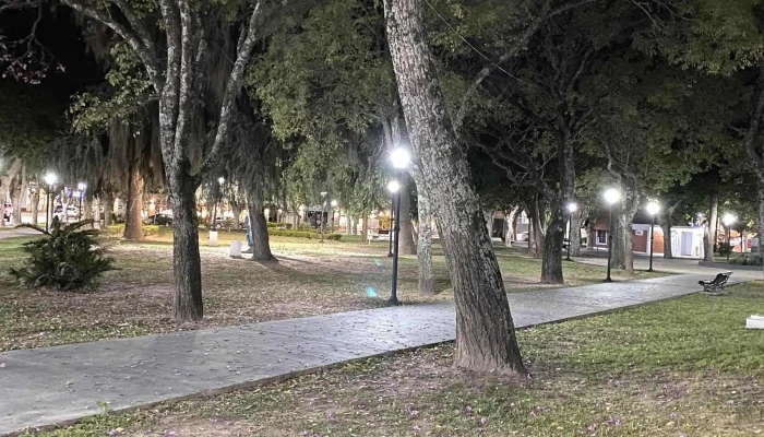 Plaza 25 De Mayo -  Fotos - Esquina