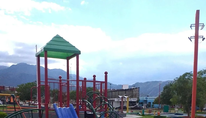 Plaza De Los Ninos Opiniones - La Punta